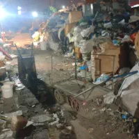 کارگر ساده کار در ضایعاتی