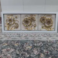 سه عدد تابلو وساعت