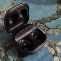 کیس هندزفری بیسیم سامسونگ بادز ۲ اونیکس ادیشن