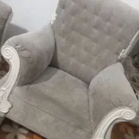 مبل راحتی و میز عسلی