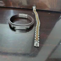 2عدد دستبند در حد نو