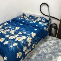 تخت دو نفره سفید در حد نو