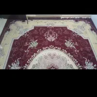 دو عدد فرش سفید و یک قرمز|فرش|نسیم‌شهر, |دیوار