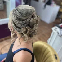 خدمات زیبایی|خدمات آرایشگری و زیبایی|چالوس, |دیوار