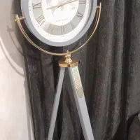 ساعت یستاده