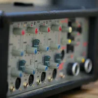 پاور میکسر و میکروفن و باند و بلندگو