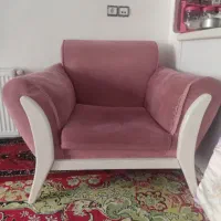 مبل تک خوش رنگ سالم