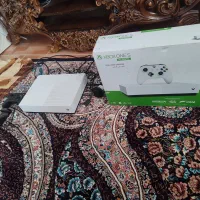 ایکس باکس وان اس یک ترابایت فول گیم  با یک دسته|کنسول، بازی ویدئویی و آنلاین|نهاوند, |دیوار