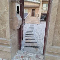 استاد کار سنگ کار ۲۰سال سابقه