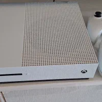 ایکس باکس وان اس به همراه دو دسته xbox one s|کنسول، بازی ویدئویی و آنلاین|تبریز, |دیوار