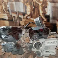 عینک وانگشتر پلیس  و انگشتر ست هم ۸۰۰ تومن