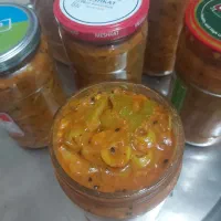 ترشی انبه و زیتون روغنی