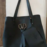 تعدادی کیف دوشی و دستی زنانه و دخترانه، در حد نو.