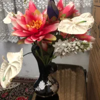 گلدان به همراه گل|گل مصنوعی|تهران, خواجه نظام الملک|دیوار