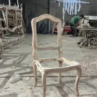 کارگر نجار ماهر مونتاژ کار