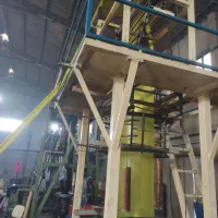 کار در کارخانه تولید پلاستیک