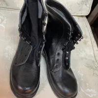 لباس مجلسی و پوتین سربازی-کفش بچه گانه|لباس|مشهد, آیت الله کاشانی|دیوار