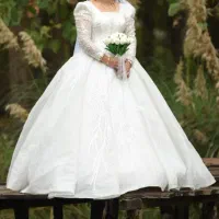 لباس عروس|لباس|رشت, باهنر|دیوار