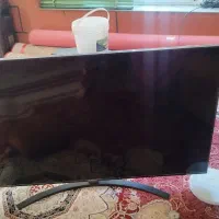 ال ای دی ضربه خورده صدا داره یکم تصویر هم‌داره