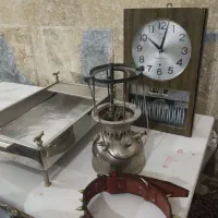 تعدادی اشیاء عتیقه|کلکسیون اشیاء عتیقه|بن, |دیوار