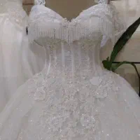 اجاره و طراحی و دوخت لباس عروس و عقد و مجلسی