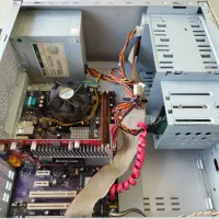 سیستم ۴۵۰۰ با رم ۳ ddr2 هارد ۱۶۰ گرافیک ۵۱۲|رایانه رومیزی|چالوس, |دیوار