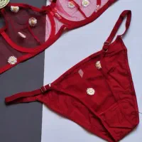 لباس زیر زنانه