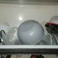 کارگر خدمات ونظافت محوطه وسرویس ها