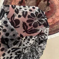 پارچه گل مخمل خارجی ۷ متر