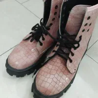 پوتین و کتونی زنانه