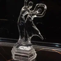 مجسمه کریستال