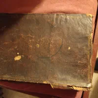 کتاب قدیمی سالم