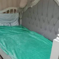 تخت کودک و نوجوان به همراه دکور و یک تخت نوزادی|تخت و صندلی بچه|تهران, مروارید شهر|دیوار
