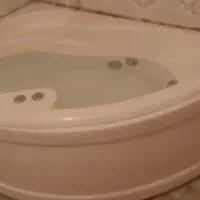 جکوزی قدیمی با موتور قوی