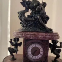 مجسمه وساعت برنز