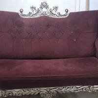 یک عدد مبل سه نفره