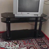 تلویزیون و میز