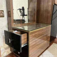 لوازم سالن چوبی کاملا سالم|آرایشگاه و سالنهای زیبایی|اندیشه, اندیشه فاز ۲|دیوار