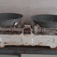 ترازوی قدیمی