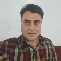 راننده با ماشین جهت خدمات دهی به منازل