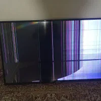 تلویزیون شکسته|تلویزیون و پروژکتور|زاغه, |دیوار