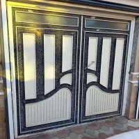 درب پارکینگ ماشین رو سالم در حد