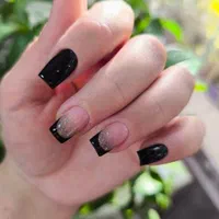 کاشت ناخن حرفه ای