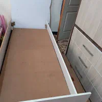 تخت خواب نوجوان.