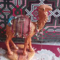 مجسمه شتر و قوری برقی