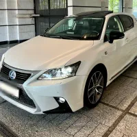 Lexus CT200h