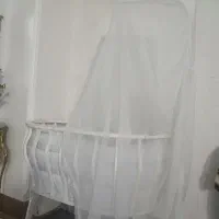 گهواره چوبی سفید وزیبا