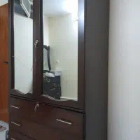 کمد لباس چوبی سالم و محکم