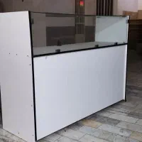 یک عدد ویترین و یک عدد رگال دیواری در حد نو|فروشگاه و مغازه|قم, زنبیل آباد|دیوار