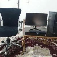 کامپیوتر یکسال جمع شده بدون کار.